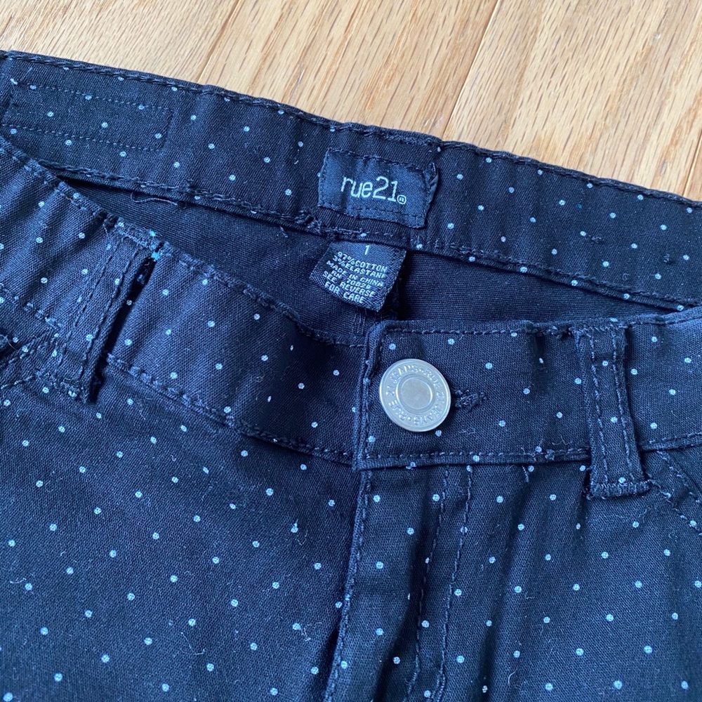 Black and white polka dot Capri cropped pants - Picture 2 of 4